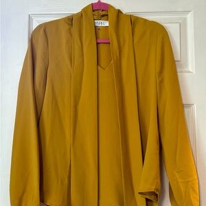 Brand New Casper blouse size medium